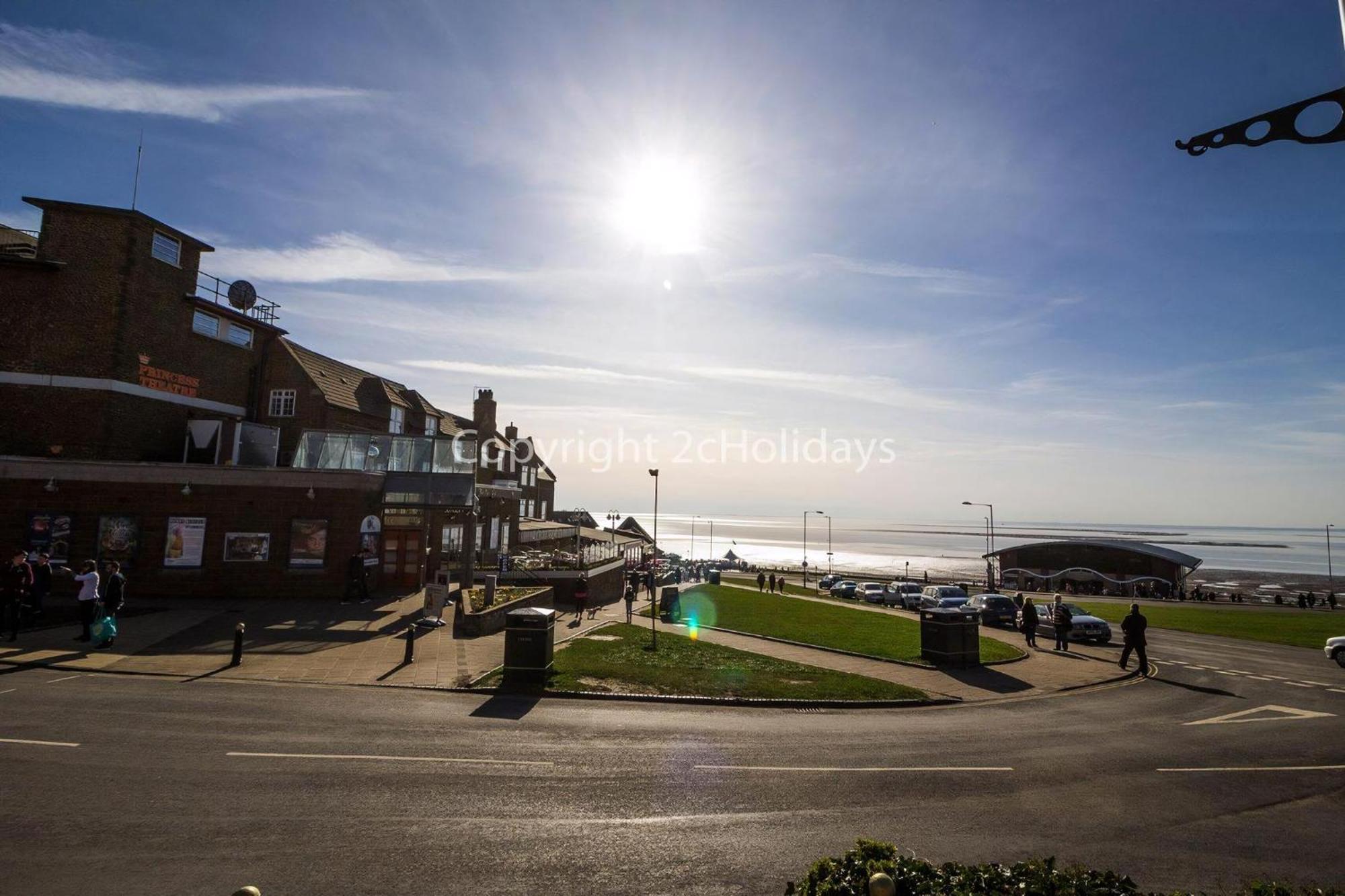 Lovely 6 Berth Caravan For Hire At Manor Park In Hunstanton Norfolk Ref 23044S Bagian luar foto