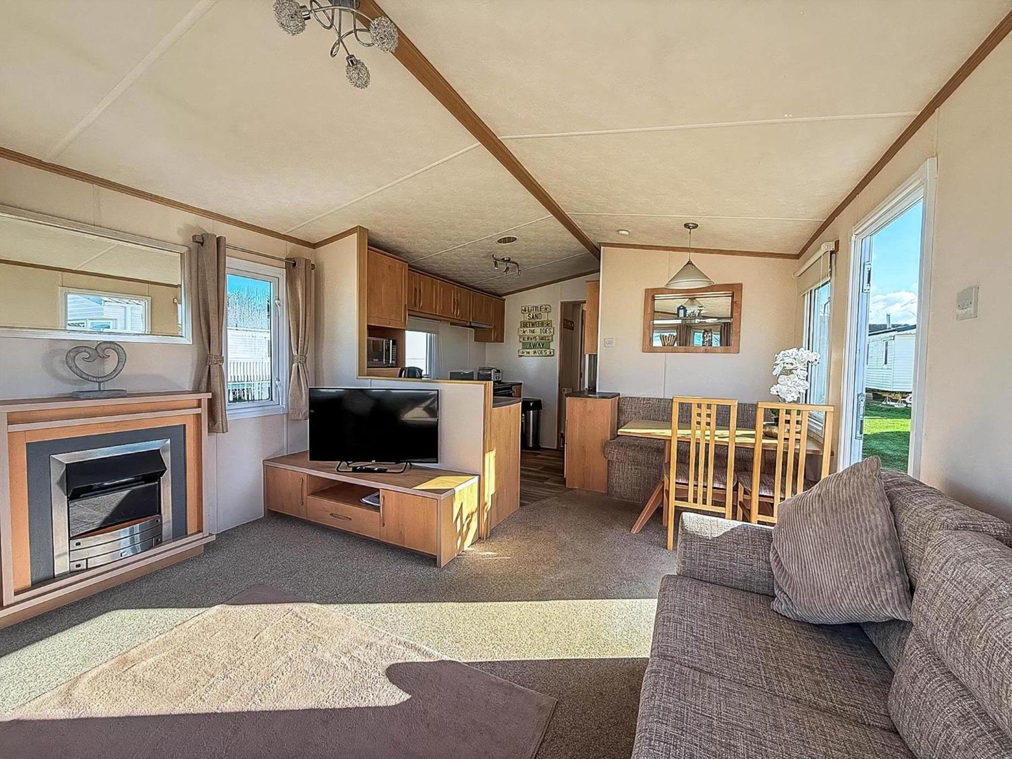Lovely 6 Berth Caravan For Hire At Manor Park In Hunstanton Norfolk Ref 23044S Bagian luar foto